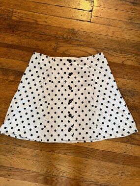 Like new reformation Polka Dot Button-Front A-Line Skirt - White/Black sz 8